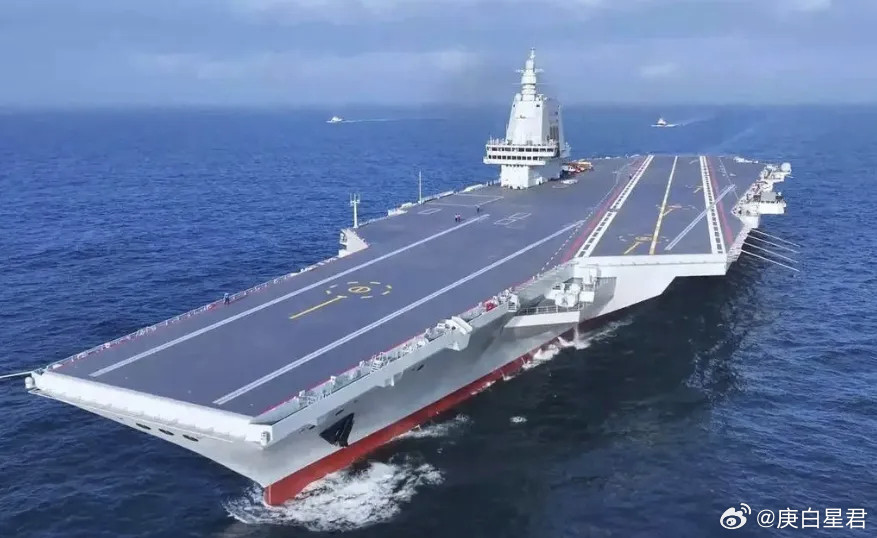 蔡英文访日48小时后，福建舰穿越台湾海峡！日本第一个跳出来挑衅中国第三艘航母福