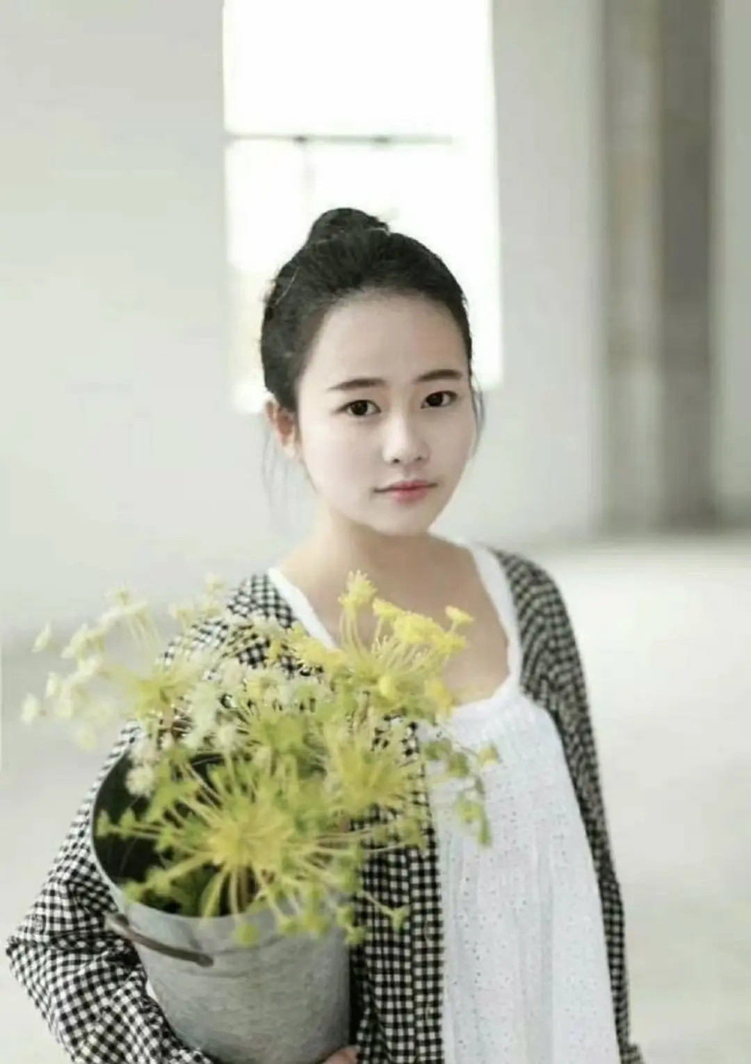 白鹿以前居然长这样？这谁能认出来？