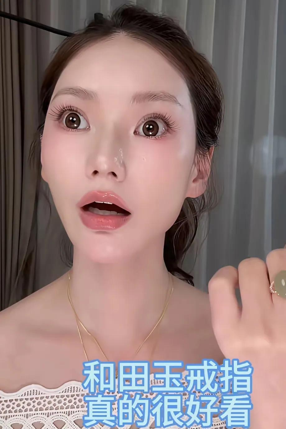 马筱梅太看中金钱了，一点没有“豪门”阔太的样子，赚钱已经赚到疯狂了。她的带货
