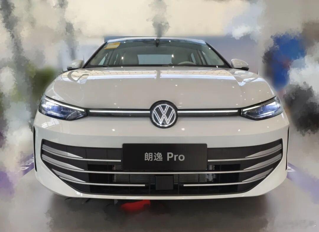 朗逸Pro销售反馈：1，关注朗逸Pro的客户群体相对年轻，对外观和内饰要求较高，