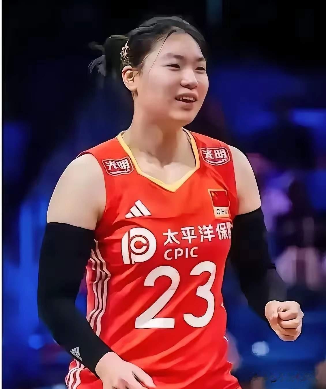 这次女排总决赛大名单一出来，好多球迷都看懵了。一直稳稳打主力的张籽萱，这
