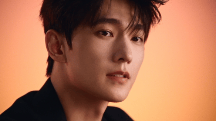 杨洋将福气与贵气刻进骨子里杨洋把与生俱来的贵气悄悄融进笔墨之间，把温暖纯粹的福