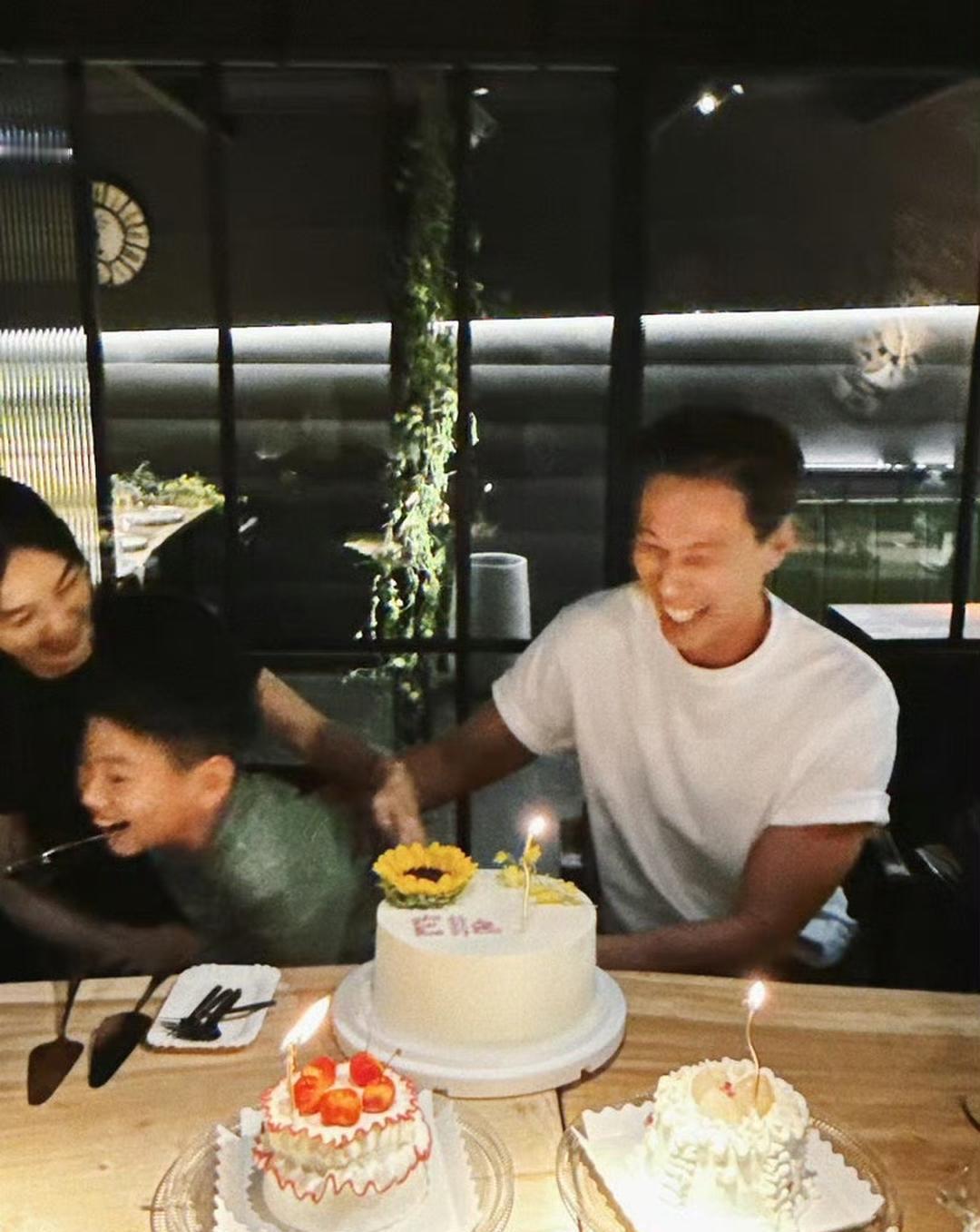 Ella陈嘉桦庆祝45岁生日，除了老公和儿子陪在身边，铁打的闺蜜Selina和H