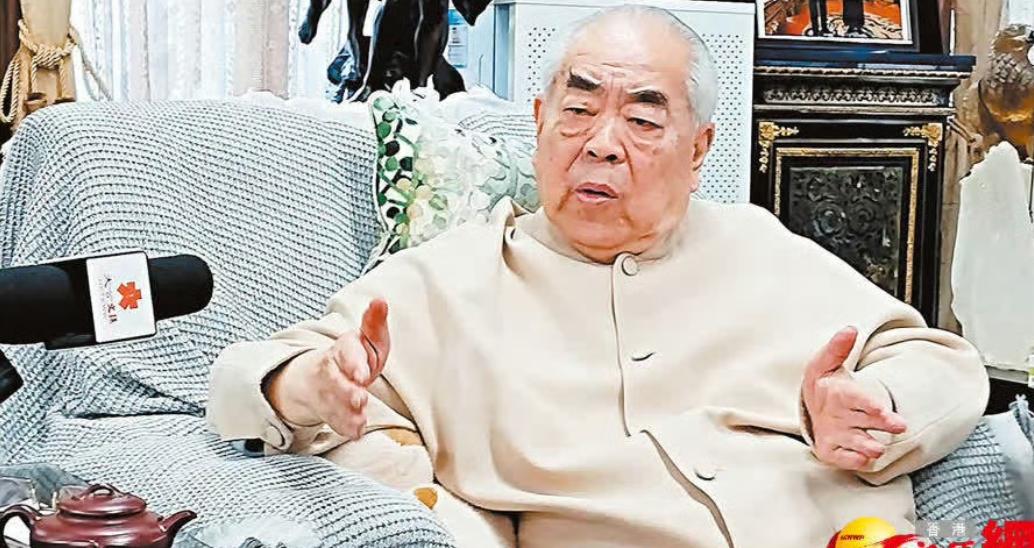 8月17日，从与画家范曾亲近的朋友那得知，87岁的他一切安好，正闭门写书