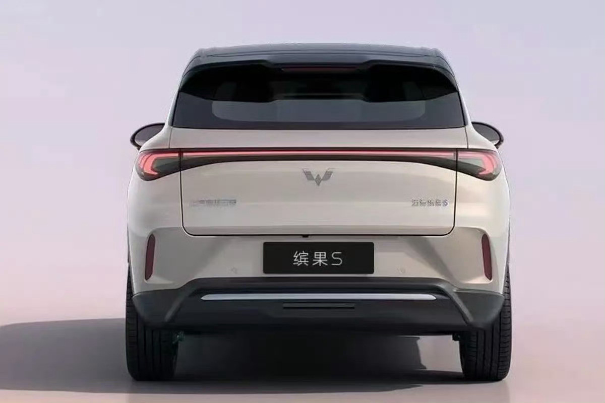 这段时间开五菱缤果S出门，真的越开越合心意😌日常通勤开着特别省心，车身灵活好停