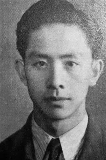 1948年，盛超群被捕，为了保命，他主动交代了一份12人的名单。这份名单让审