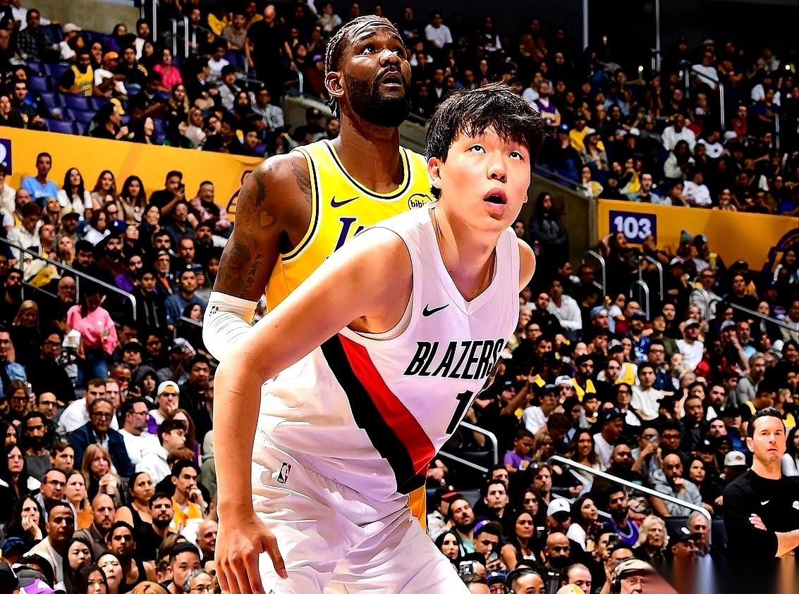 场均1.8分，1个篮板。开拓者队却说：不急，我们不担心。这话你品，你细品。外