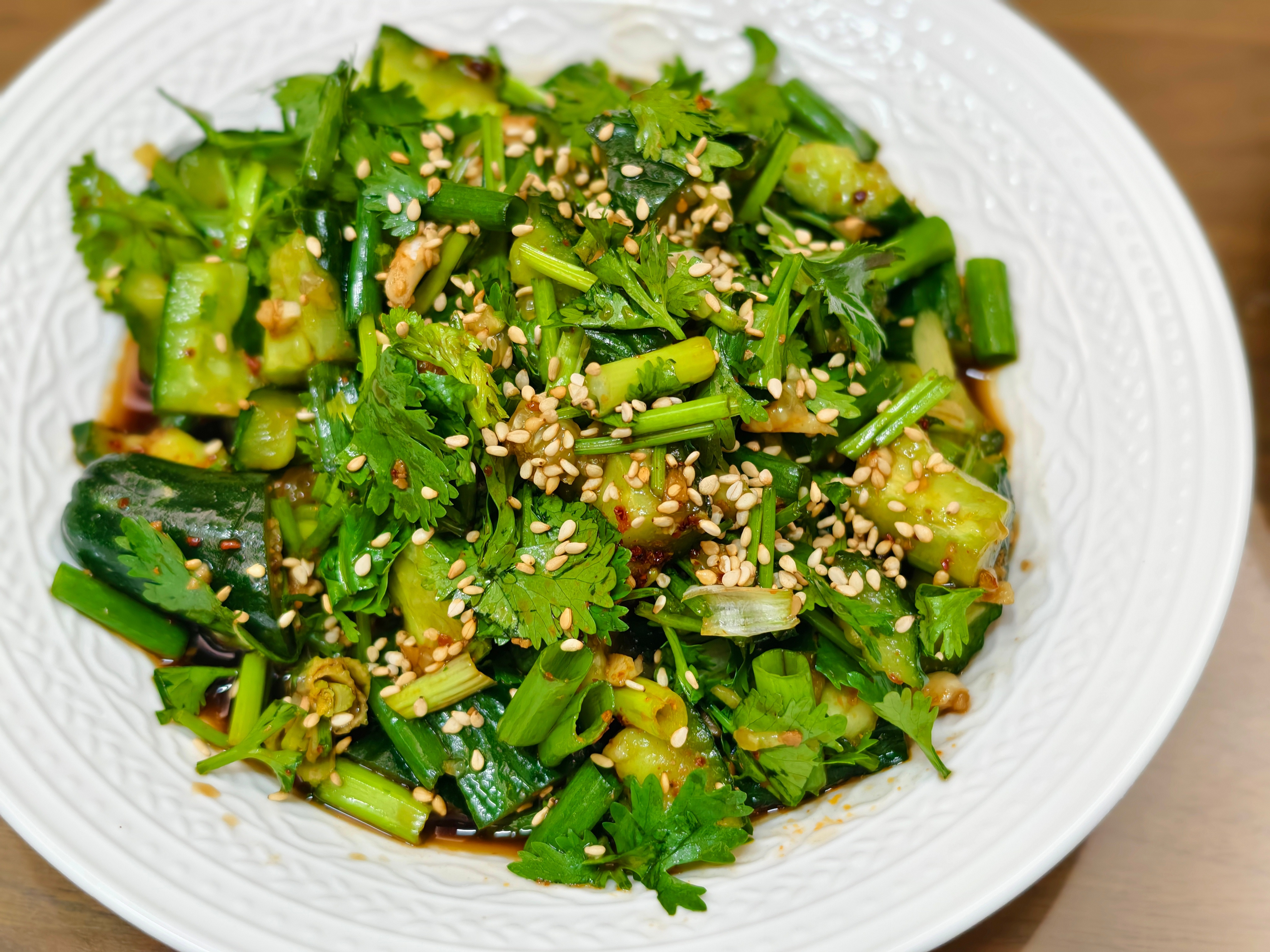 今天肉吃得太多了。外面在下雨，还不能出去活动[捂脸哭]苹尝味道​​​