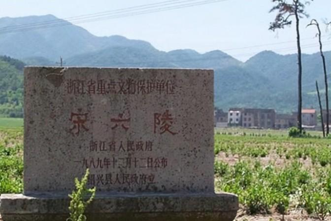 1135年，宋徽宗死后，金兵将他的尸体放在火上烤了三天三夜，期间还不停地注水，最