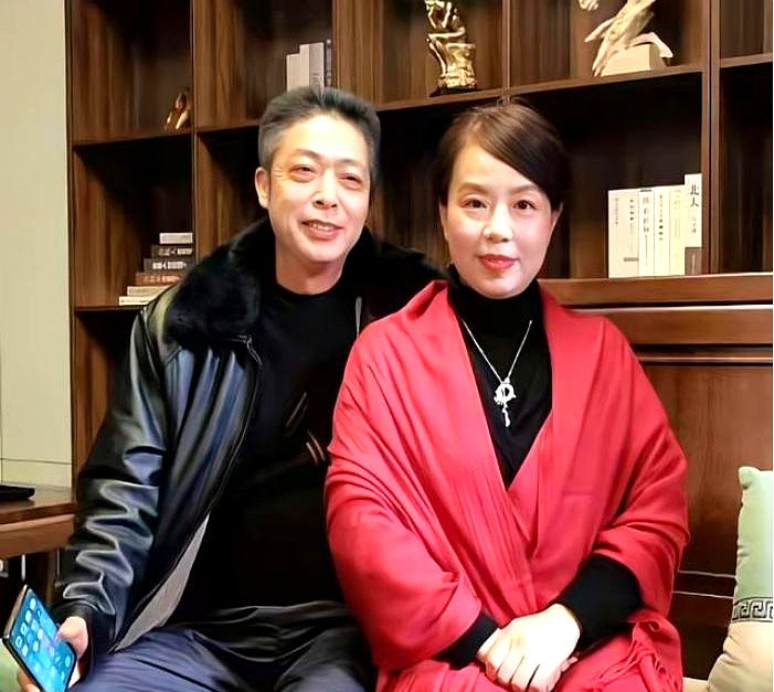 三月直播爆料一出，事情走向开始变得耐人寻味。表面看是“断舍离”，背后似乎藏着更多