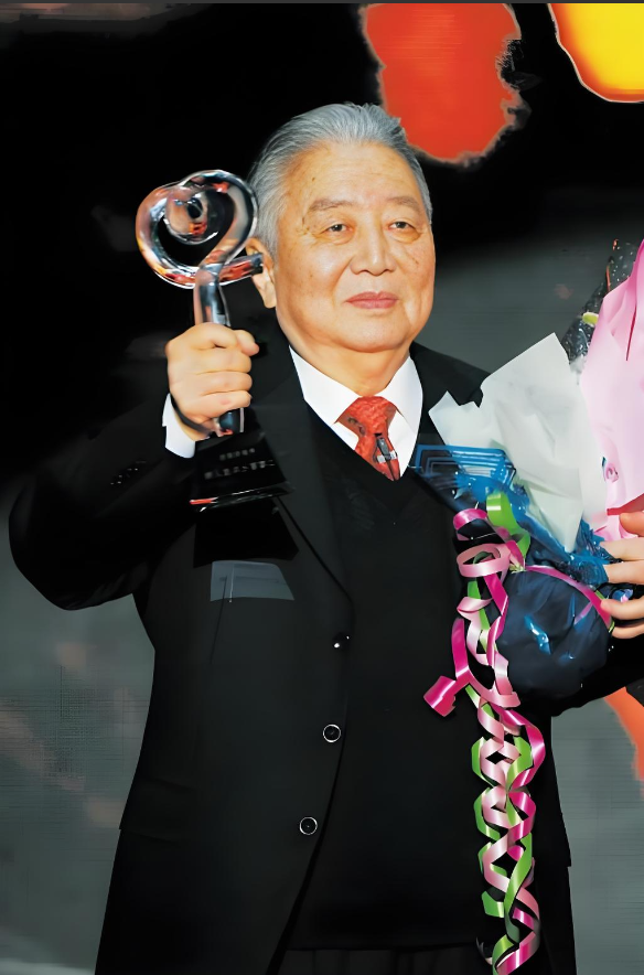2001年，美国将淘汰机器高价卖给我们，让中国亏损好几亿，就在中石化的几位资深技