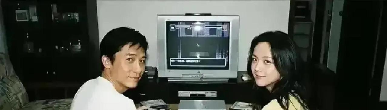 90天封闭拍一场床戏梁朝伟后来承认，拍《色戒》时他第一次忘了自己是谁。李安