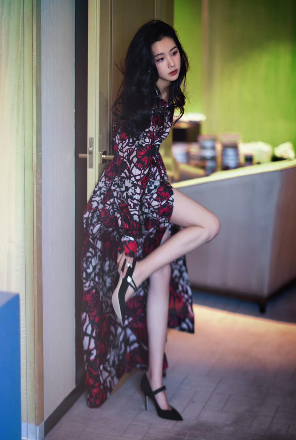陈都灵🐰陈都灵余九琪嘟猫吃得真好呀没有喜欢侏儒和五五分的义务嘟灵女神的身段真的