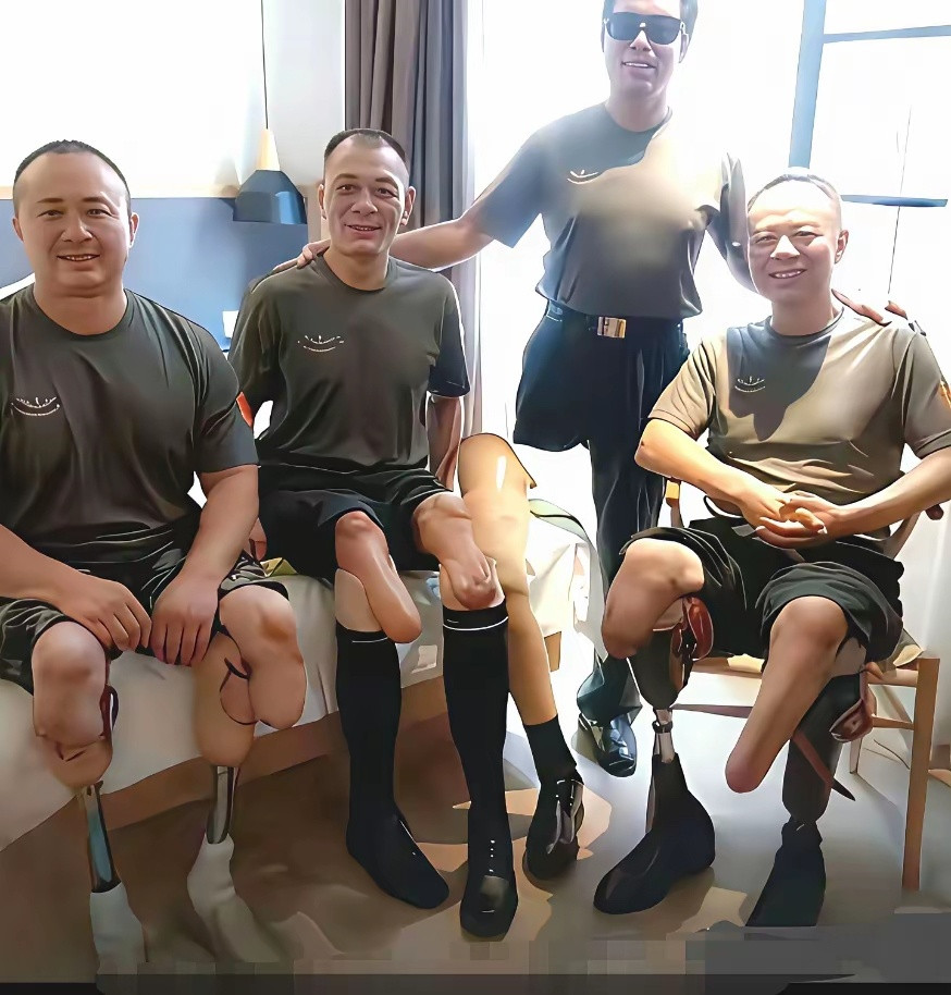 虽然我不认识他们，但是致敬！