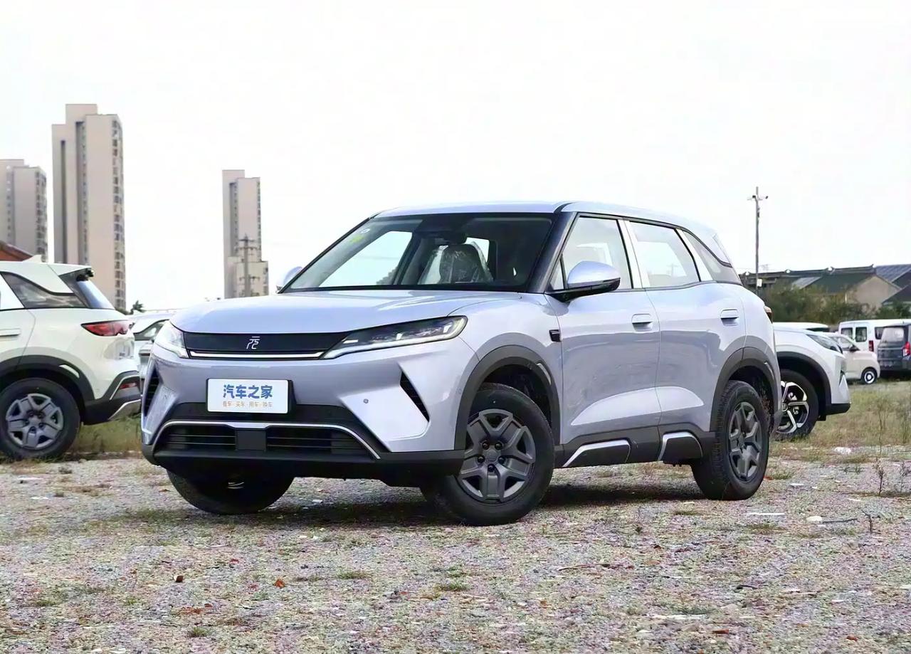 2025款比亚迪元UP适配人群及场景说明2025款比亚迪元UP为5门5座小型