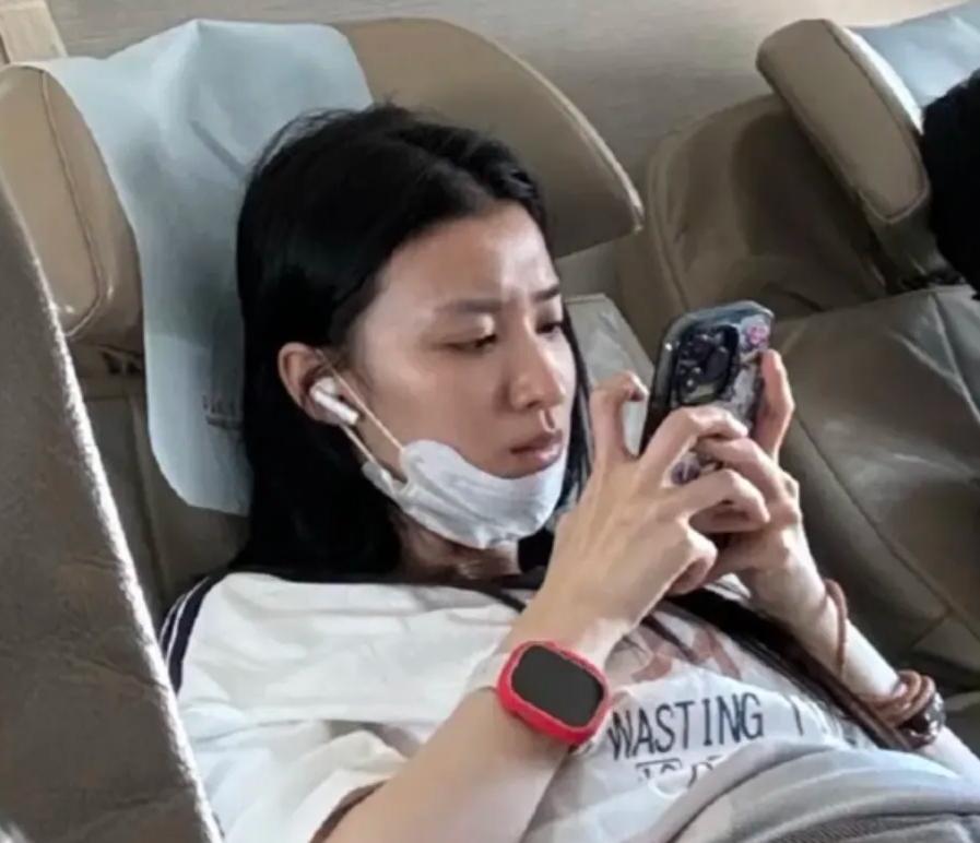 这是王楚然的素颜照吗没想到明星素颜和化妆的差别竟如此之大，不过她的底子和脸型还