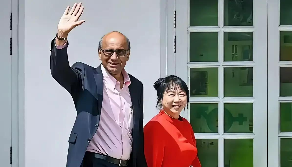 新加坡总统是印度裔尚达曼，总统夫人是日本后裔珍一藤木，两人共育有4个孩子，1个女