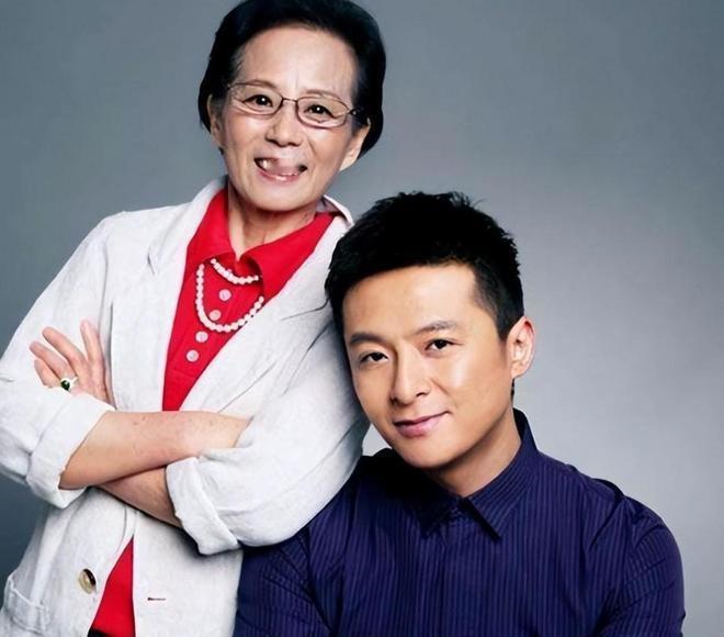 🌞2014年，朱雨辰说：“你知道我妈重男轻女到什么程度吗？一袋馄饨16个，