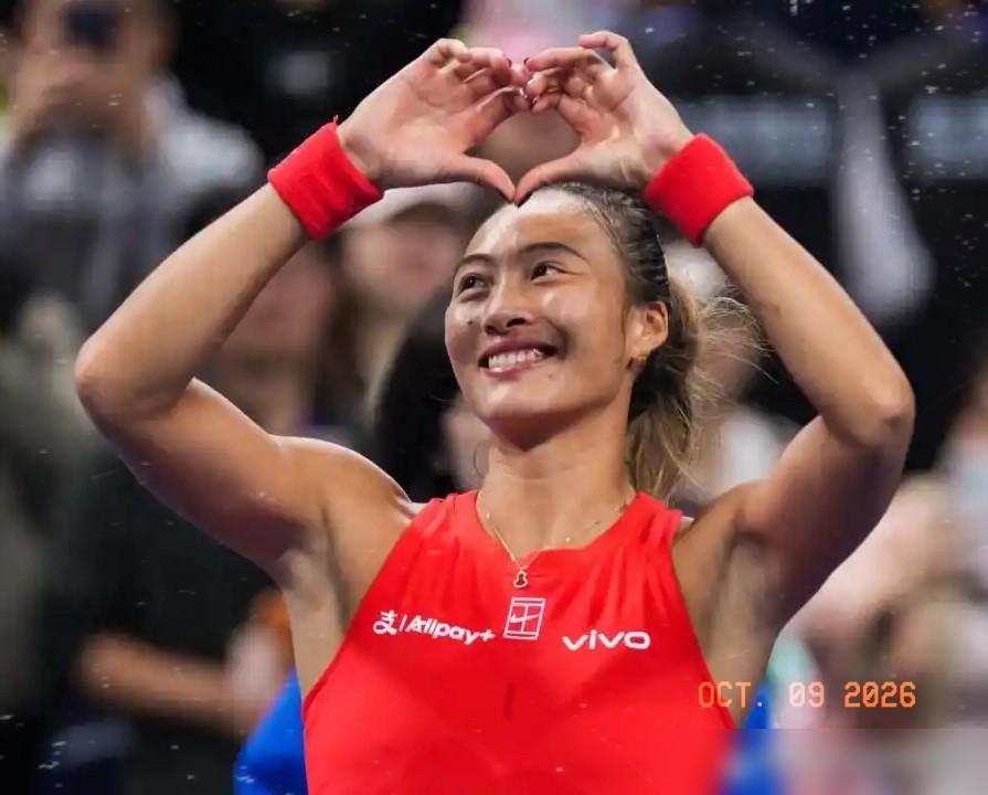 据当年媒体估算，李娜临近退役时手握13个商业代言，相关合约总额约3个亿。