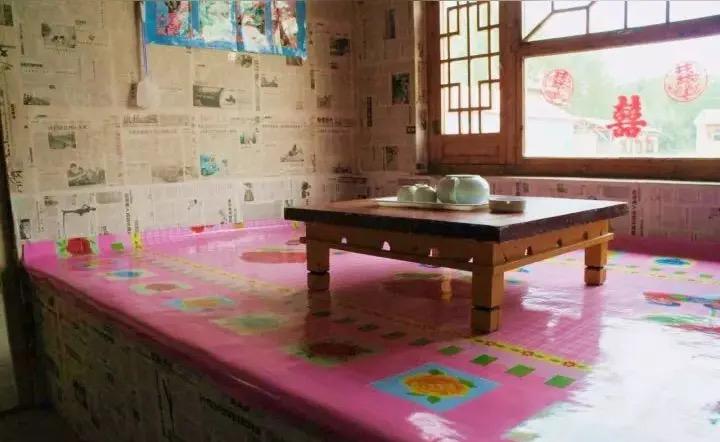 某地又刷新人民的认知！倡导自觉停用土炕，坚决不复燃土炕，要求选用电热毯，电炕，煤