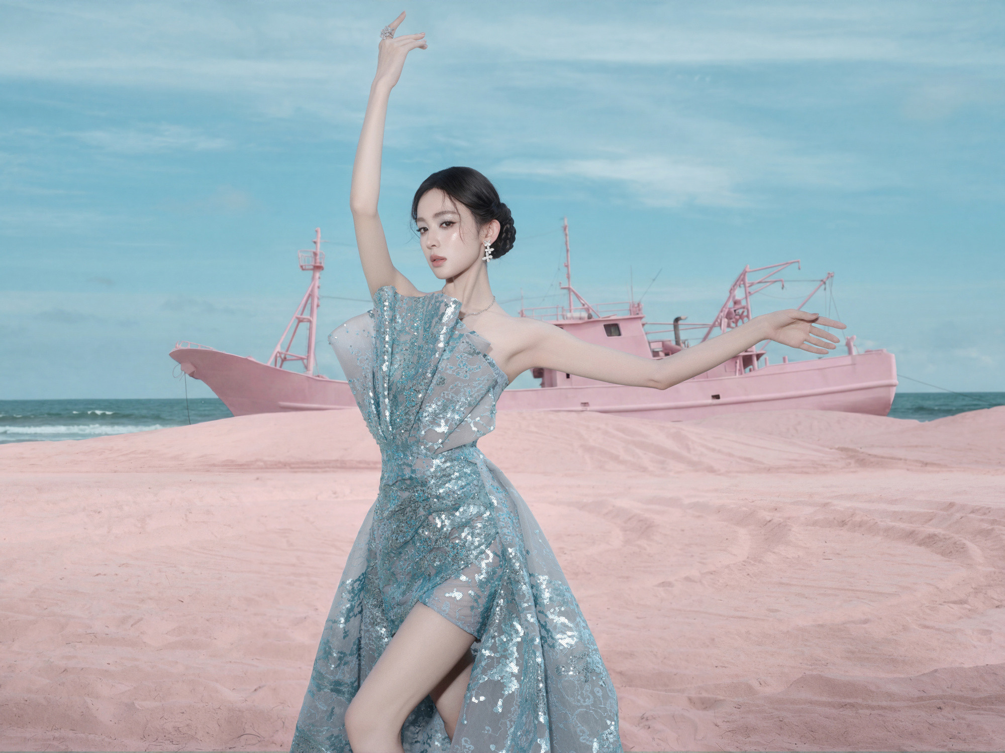 娜扎｜时尚风格之夜好美的娜扎，今日嘉人时尚风格之夜造型，一袭TonyWard