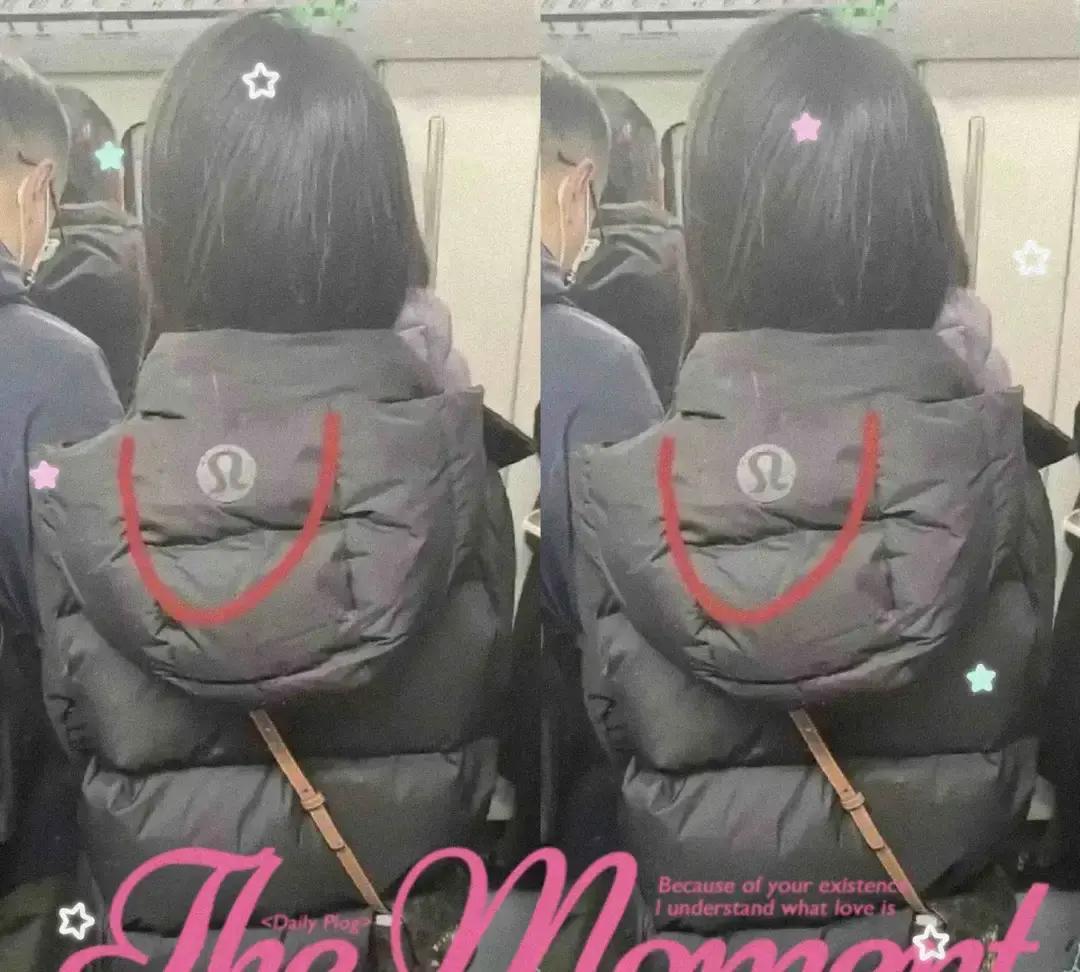 地铁惊现塑料袋外套早高峰挤3号线，对面大哥身上那件红圈羽绒服晃得我眼晕。远