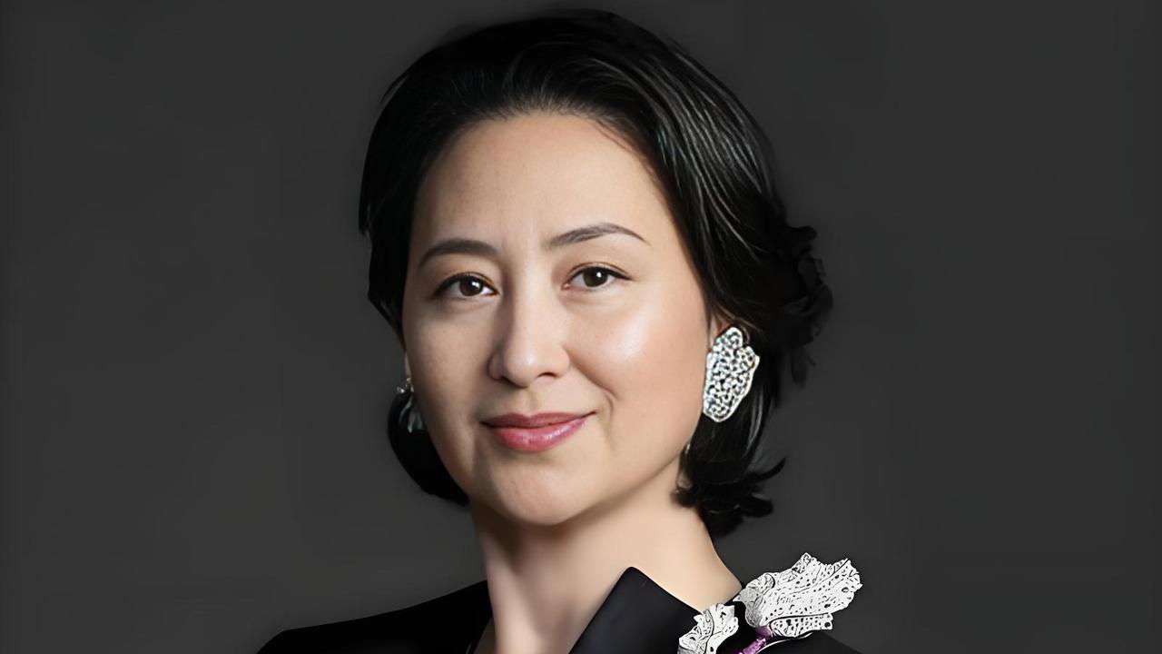 何超琼碾压章泽天，不一定吧？章泽天最新一期的播客采访嘉宾是叱咤风云的何超琼。
