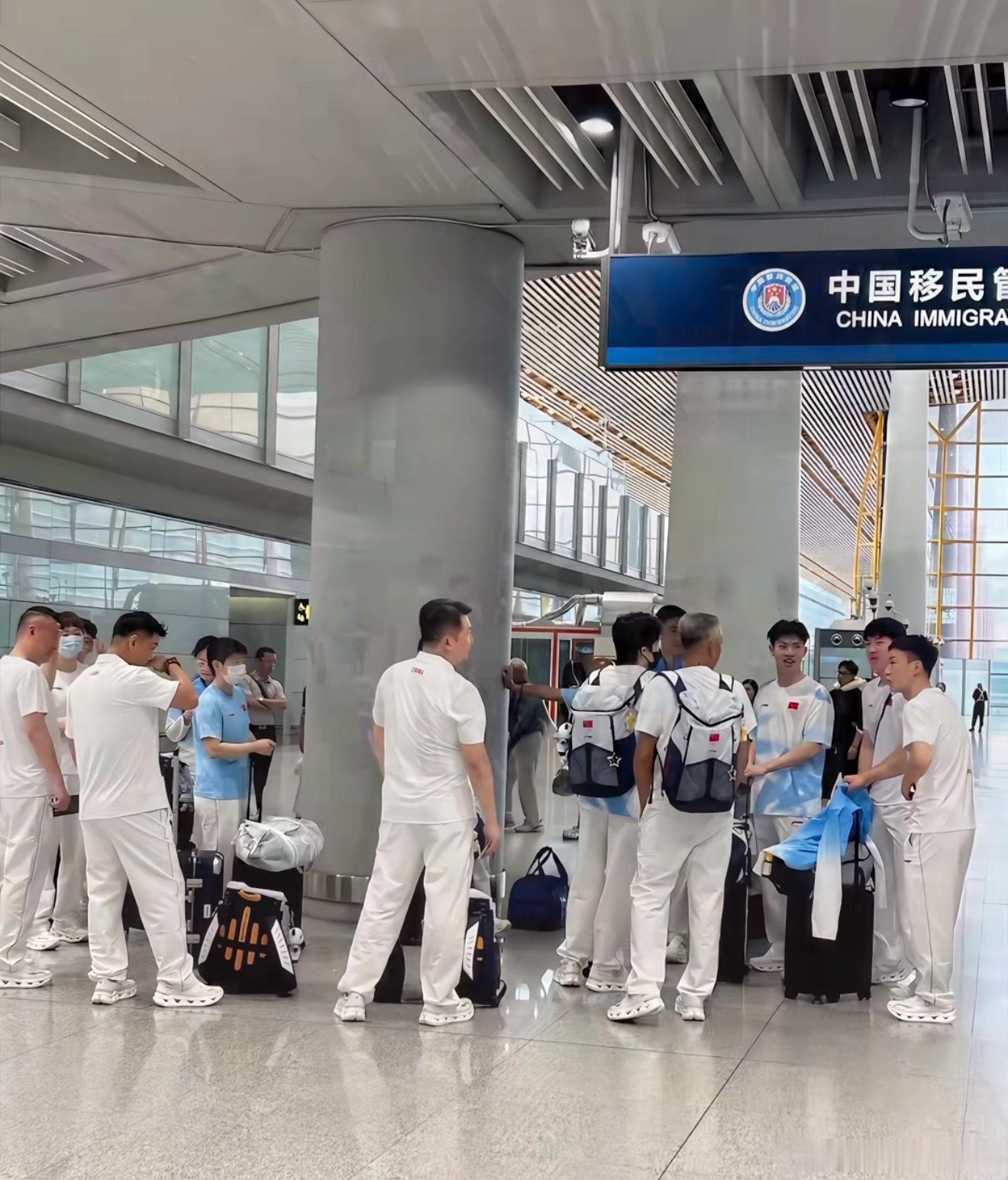 男队里长出来了一个小莎🐰我们可宝贝着呢孙颖莎王楚钦乒乓球