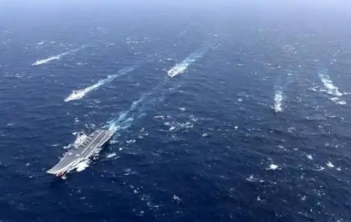 无视美军封锁禁令，4艘中资油轮准备驶出，原来054A护卫舰来撑腰了！美军前脚发