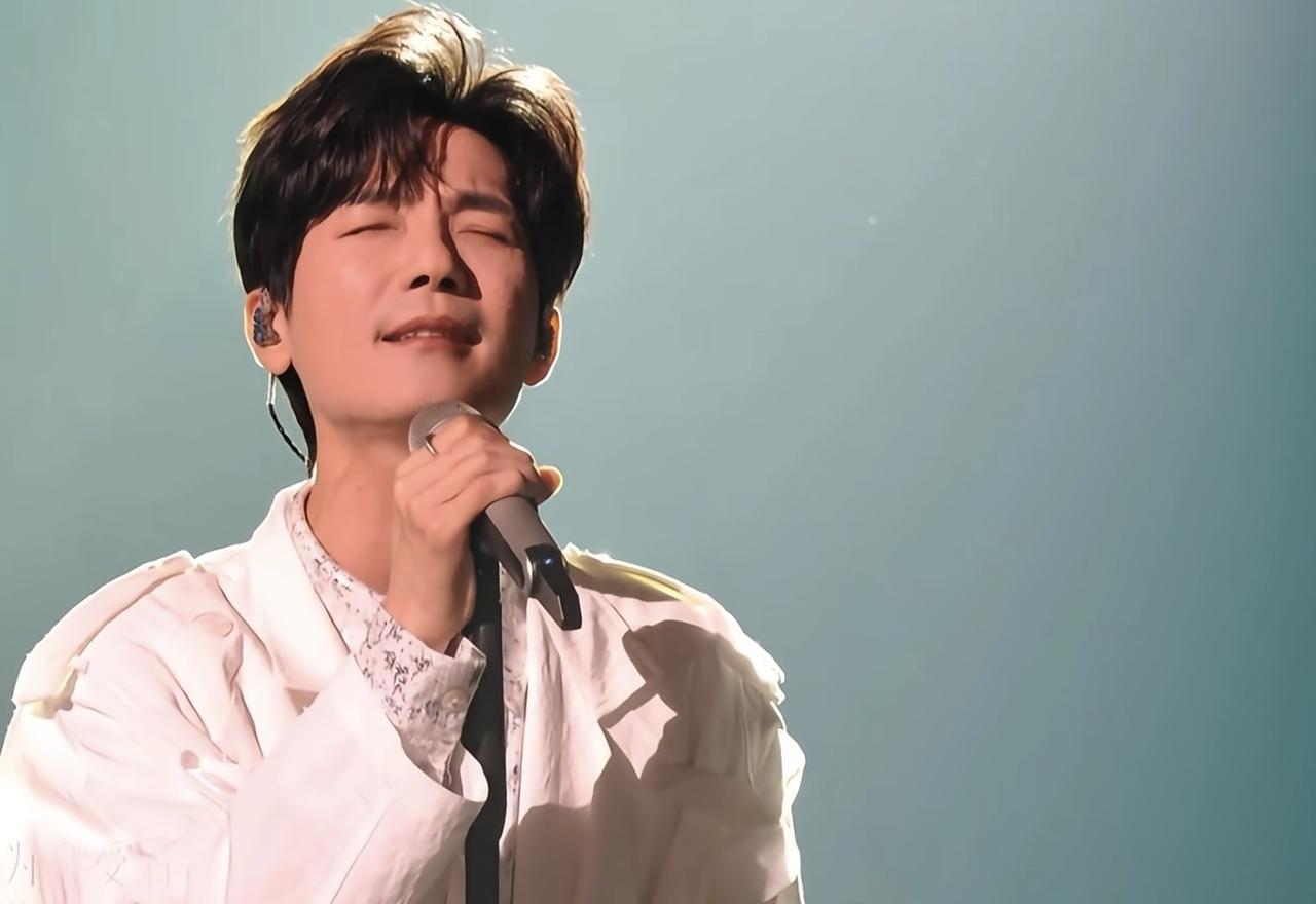 陈楚生有毒吧，脑子里又开始单曲循环了，昨天直播听《我用什么把你留住》还没啥感
