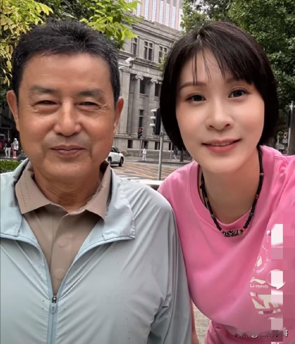【她来了！他也来了！】中国女排女排前主教练陈忠和女排前队长袁心玥以及前国手周