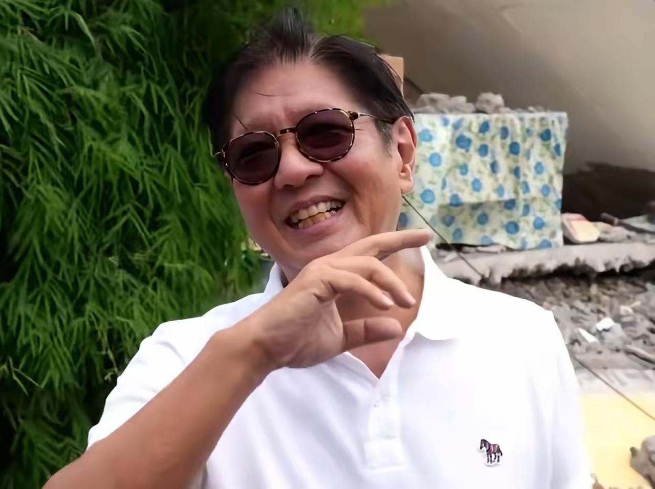 菲律宾总统震区视察诡异微笑，漠视灾民苦难引全网怒斥。当地时间6月10日，菲