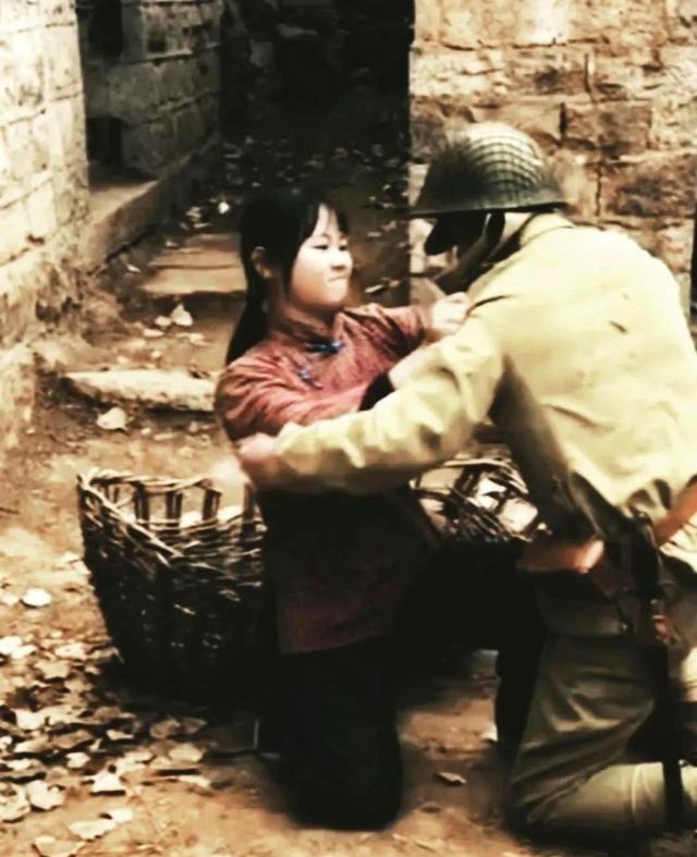 1940年，一名日本军官凌辱了伪军年轻漂亮的妻子，等丈夫赶回家中，妻子已羞愤自尽