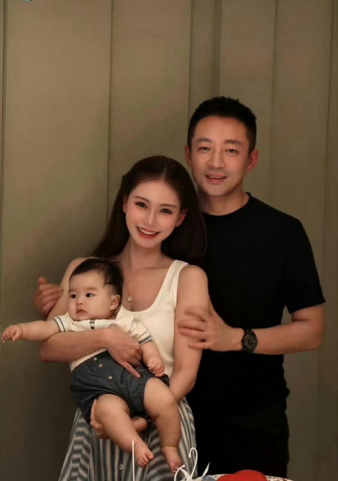 汪小菲三儿子还是随爸爸7月19日，恰逢汪小菲妻子筱梅的生日，汪小菲贴心为爱