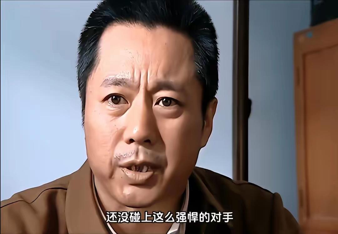 著名战争剧《亮剑》里有一段戏很经典，在志愿军担任军长的孔捷向两位老战友李云龙和丁伟介绍了朝鲜战场的情