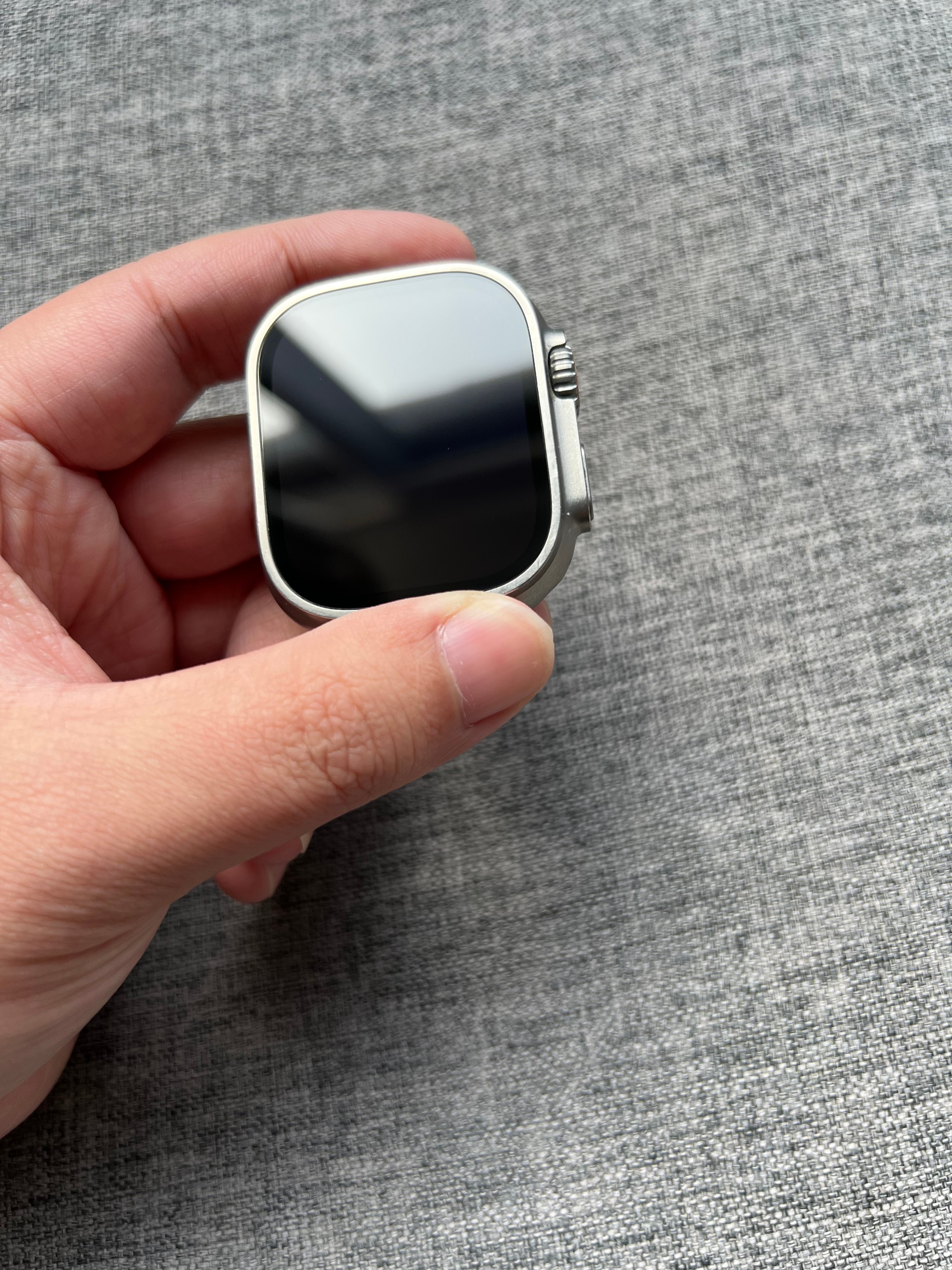 AppleWatchUltra1代49mm钛金属原色，屏幕细微划痕，外壳