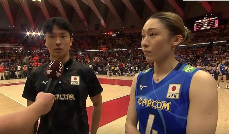 日本女排哭的也太惨，好多球员在嗷嗷大哭，真是没想到，日本女排在关键时刻，竟然弱于