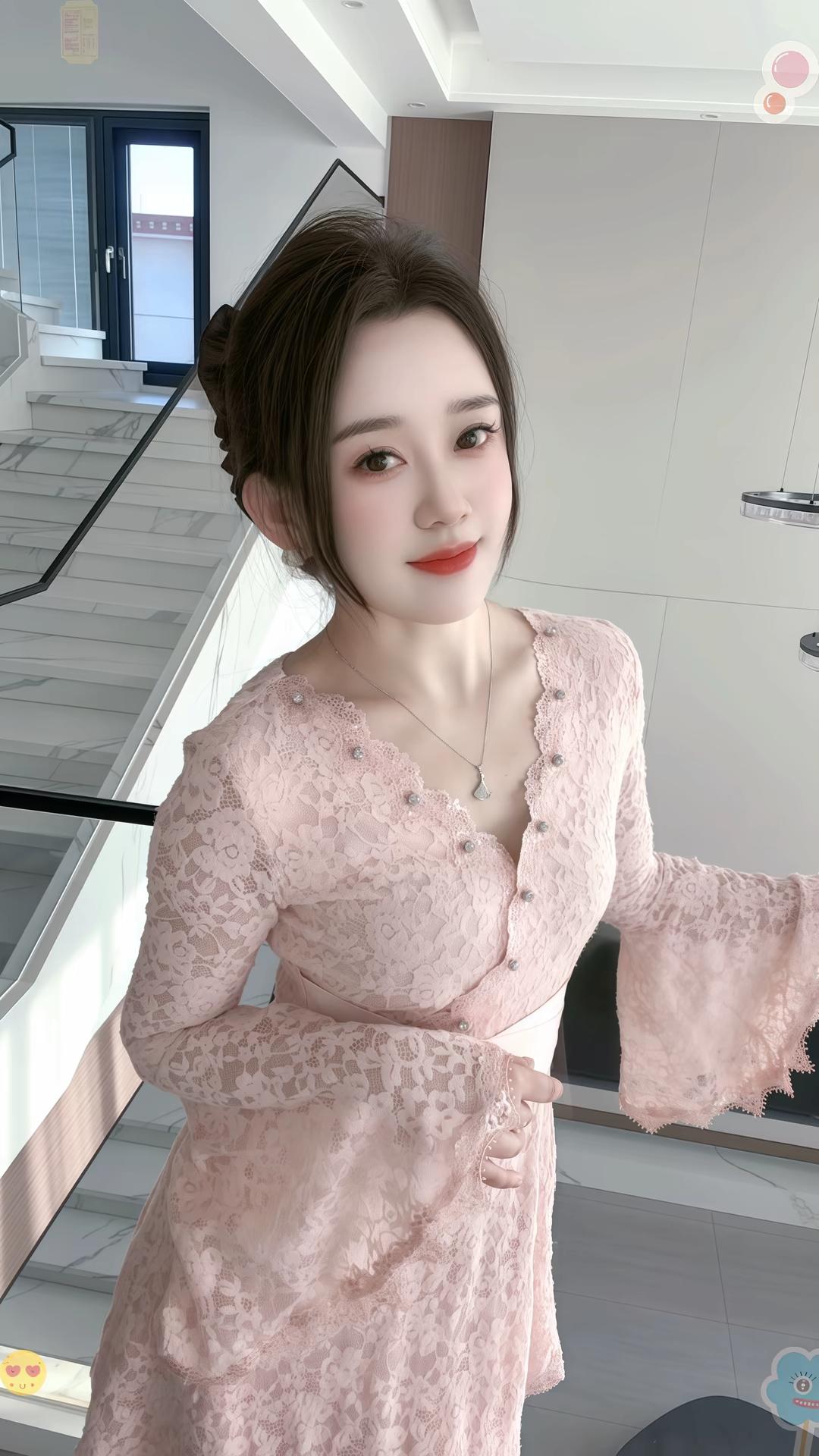 住着豪宅的小姐姐