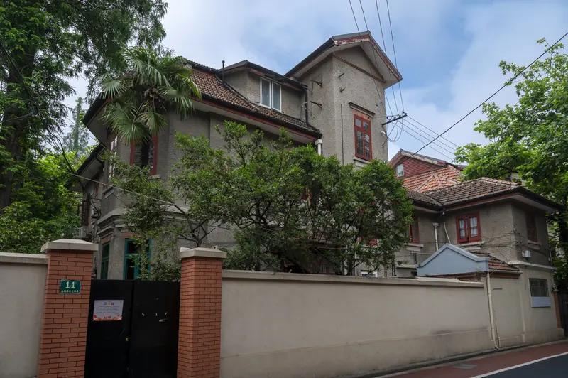 老公问我存了多少钱，我随口说了17万，他眼里的满意都快溢出来了，还夸我会过日