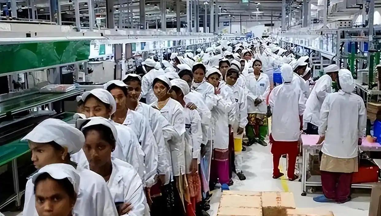 其实全世界印度人最多的是中东，大约有1000万，可是在中东从来没有听说印度人