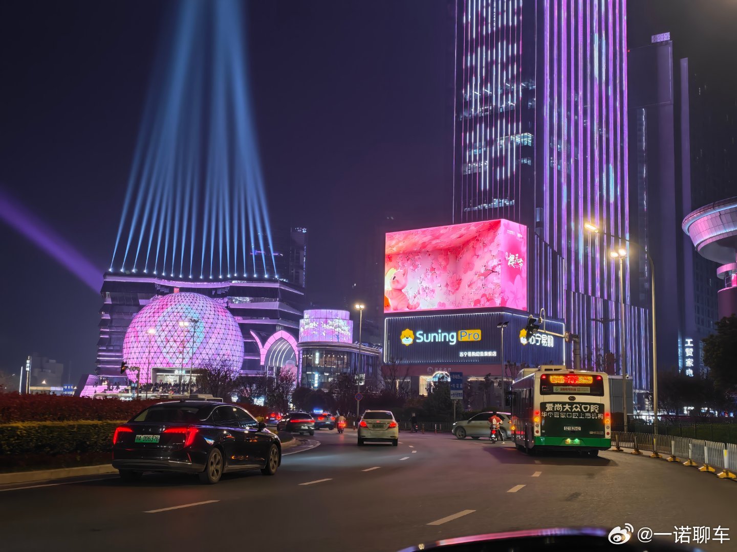 这应该是80.90后武汉几十万大学生的回忆了现在人流量少了太多太多了永远挤不