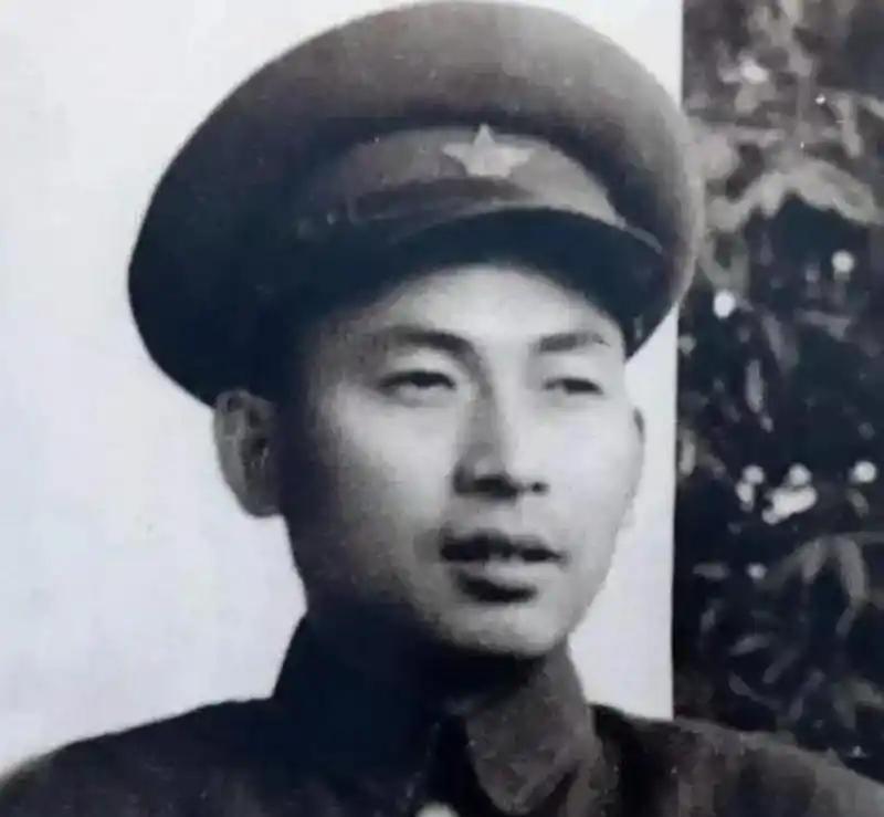 1937年8月，平型关大战爆发。八路军115师343旅686团团长李天佑和副团长