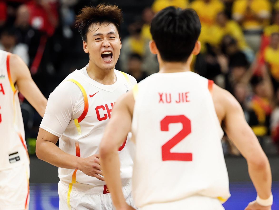 徐杰：睿哥，目前这支男篮没你在，这真气神都没啦？最后篮板都抢成啥样了？？？赵睿