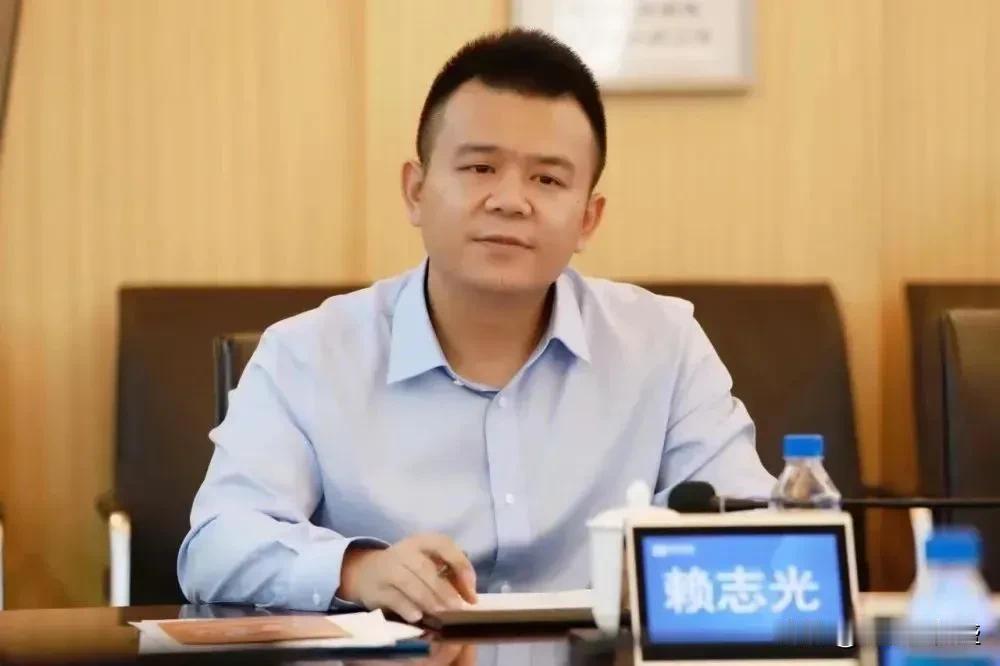 梅州也有人当选全国青联常委！赖志光，85后梅州人，别看他还这么年轻，头衔却不少