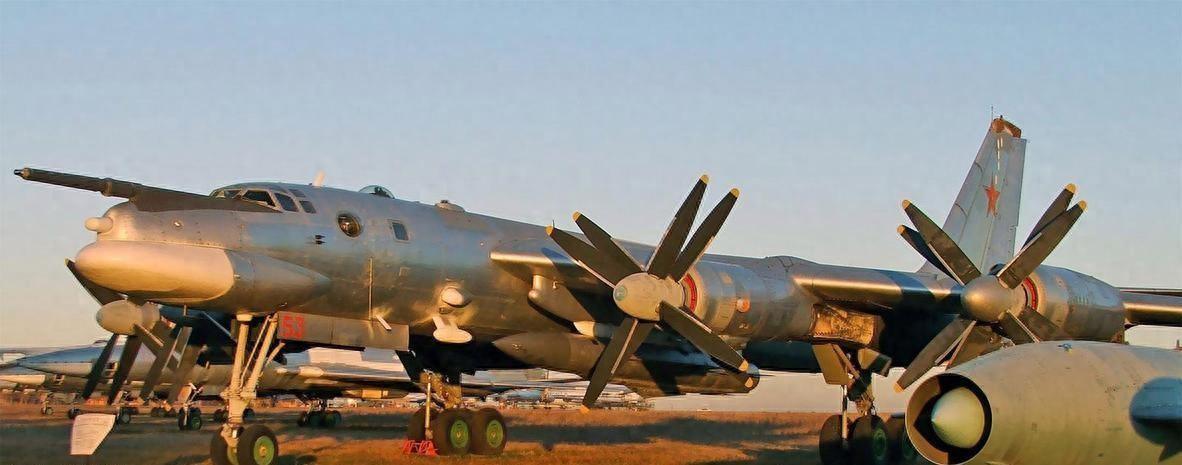 2011年12月9日，北京签下一笔当时被全网群嘲的军贸订单。中方掏出4478.7