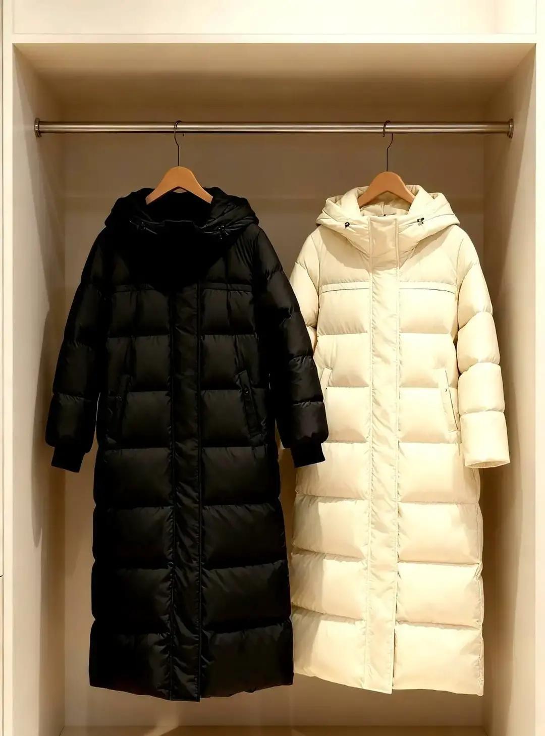 800块鸭绒只值160商场三楼那件灰羽绒服，标价3999，摸一把面料像塑料