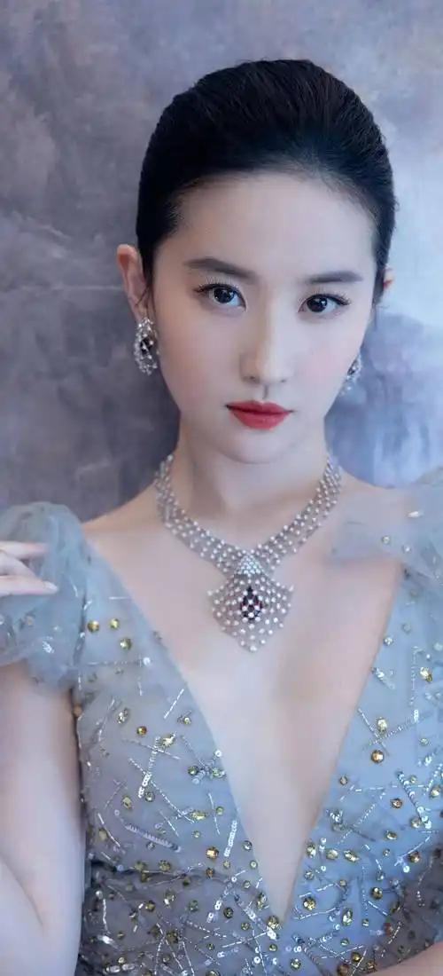 自带高级感的女星，居然演不了农民角色？娱乐圈有些女明星颜值气质太突出，一出