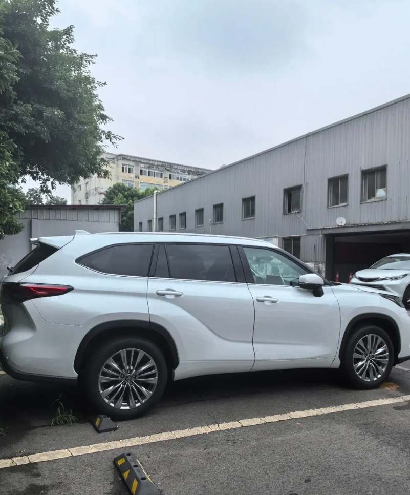 整汉兰达的五大建议建议一，整双擎不整纯油，因为现在双擎确实省油，双擎油耗相当于