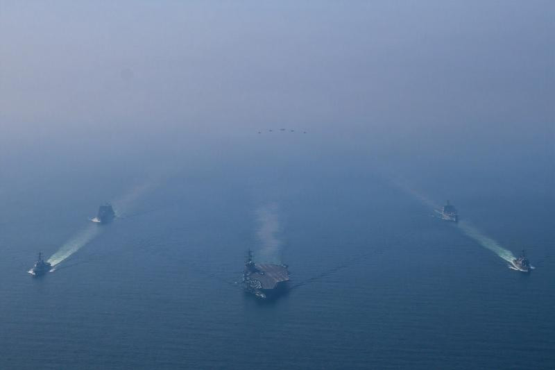 伊朗：向美军林肯号航母发射4枚导弹当地时间2026年3月1日下午，伊朗伊斯兰革命