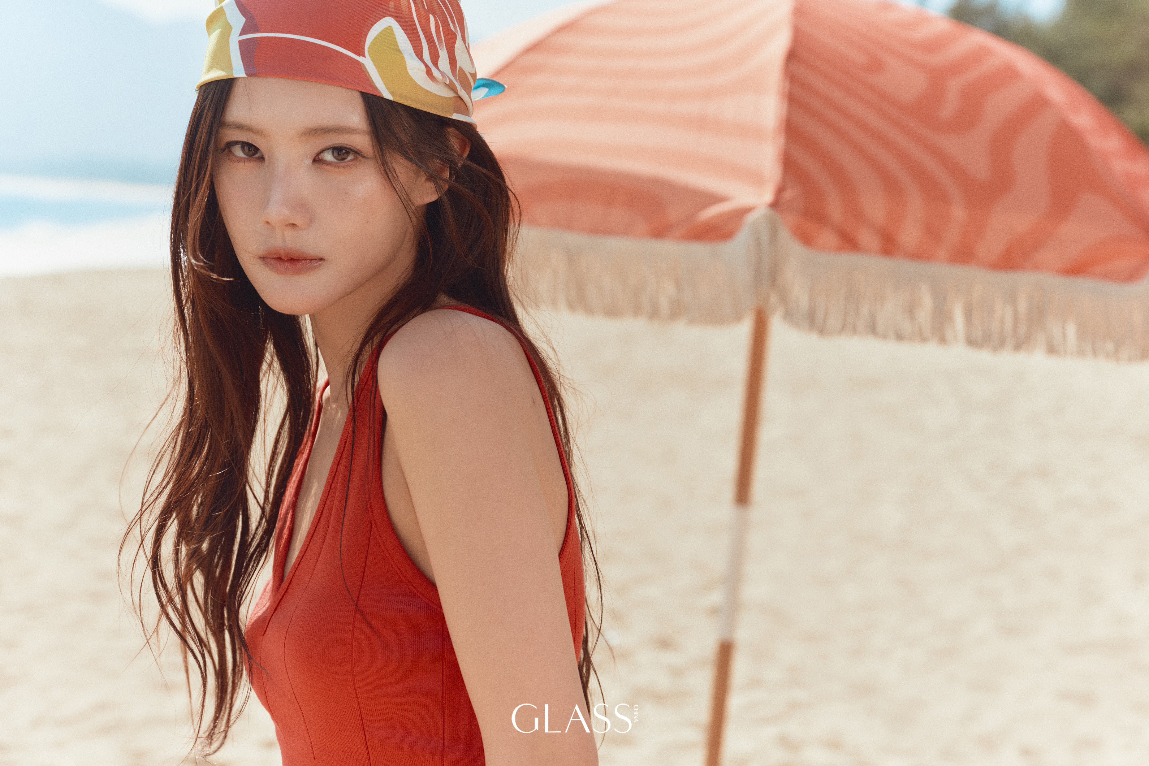 李一桐xGLASS中文版四月刊，迎来李一桐登封，携品牌Longchamp